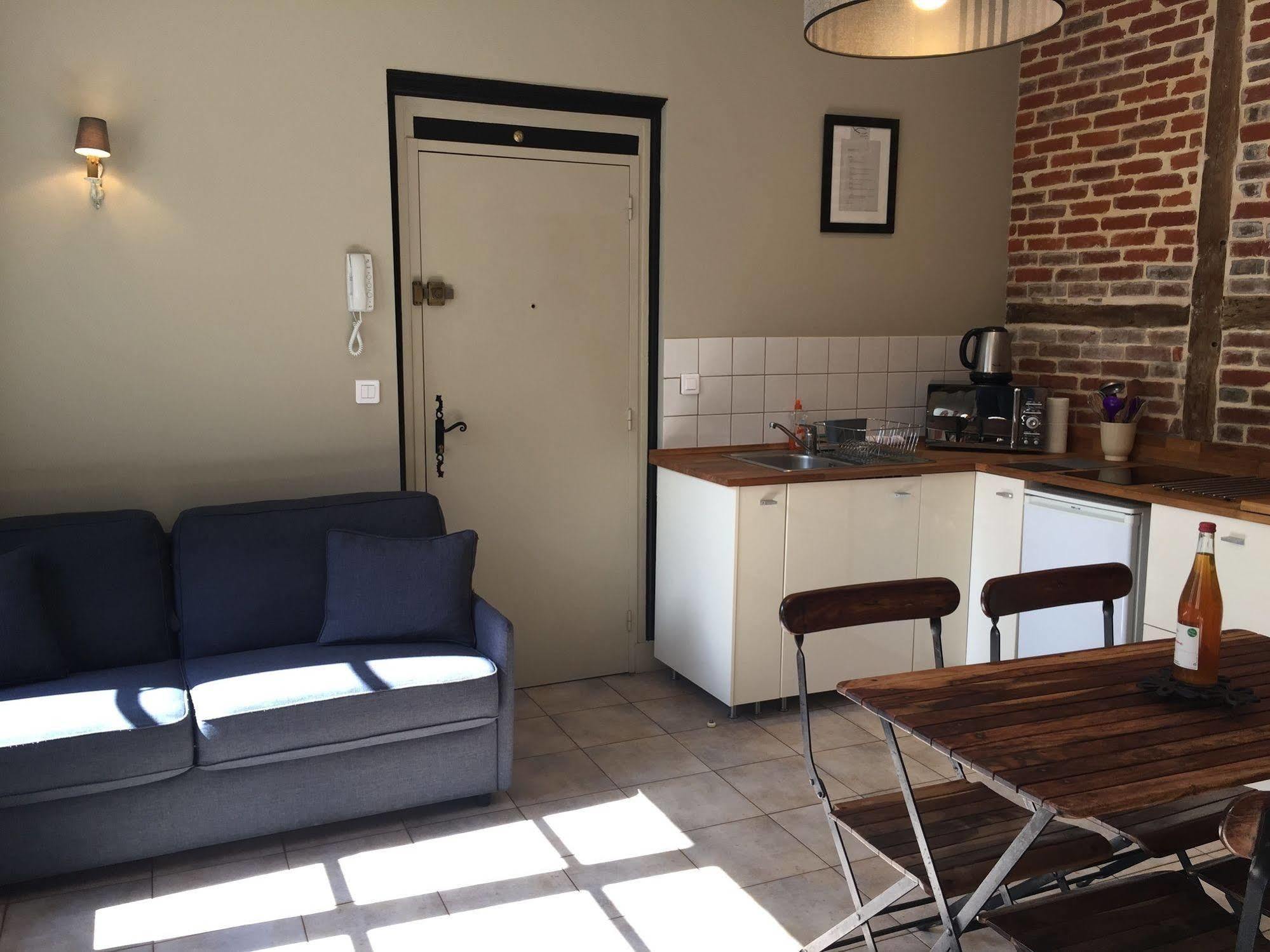 Appartements Du Clos Vorin Honfleur Exterior photo